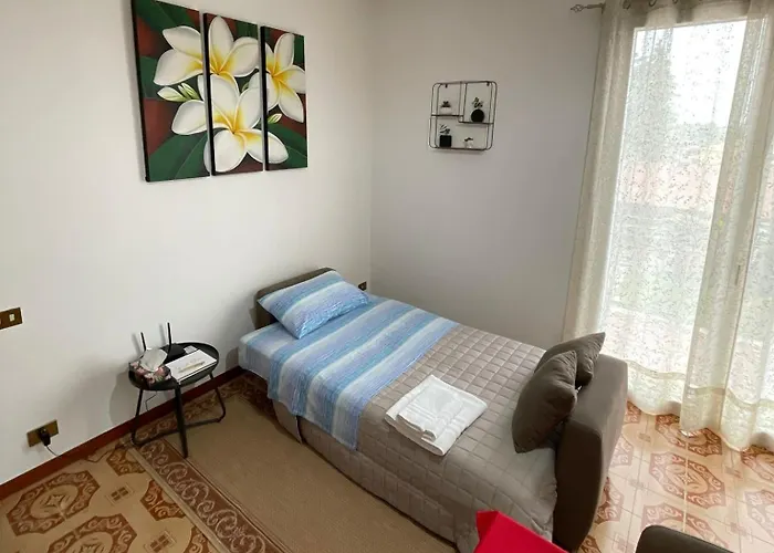 Water Lily Apartment *